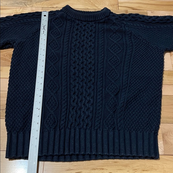 L.L. Bean Men's Navy Cable Knit Sweater - Picture 5 of 15